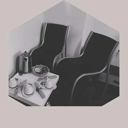 Belle Dans Un Quartier Calme Bed & Breakfast *